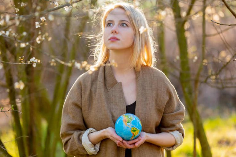 10 Ways to Make Your Self-Care Routine Greener One Step at a Time 10 Ways to Make Your Self-Care Routine Greener One Step at a Time