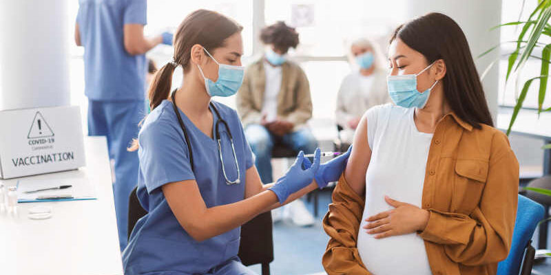 Helping Pregnant Women Stay Healthy with the COVID-19 Vaccine Helping Pregnant Women Stay Healthy with the COVID-19 Vaccine